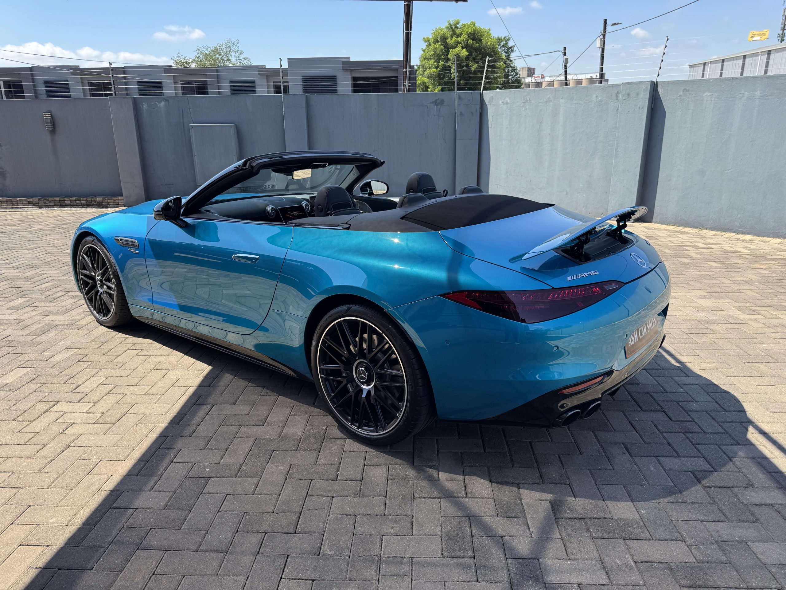 
								2024 Mercedes Benz SL43 AMG full									