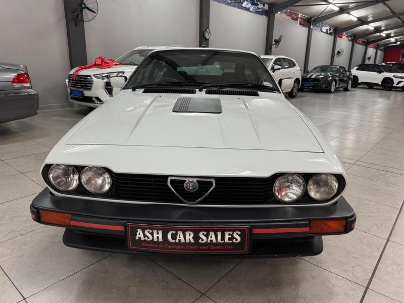 
								1982 Alfa Romeo GTV 2.5 V6 full									