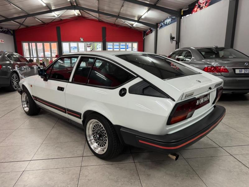 
								1982 Alfa Romeo GTV 2.5 V6 full									