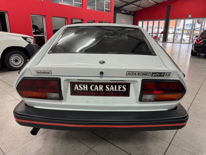 
								1982 Alfa Romeo GTV 2.5 V6 full									