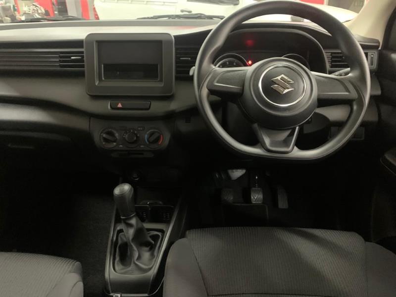 
								2025 Suzuki Ertiga 1.5 GA full									