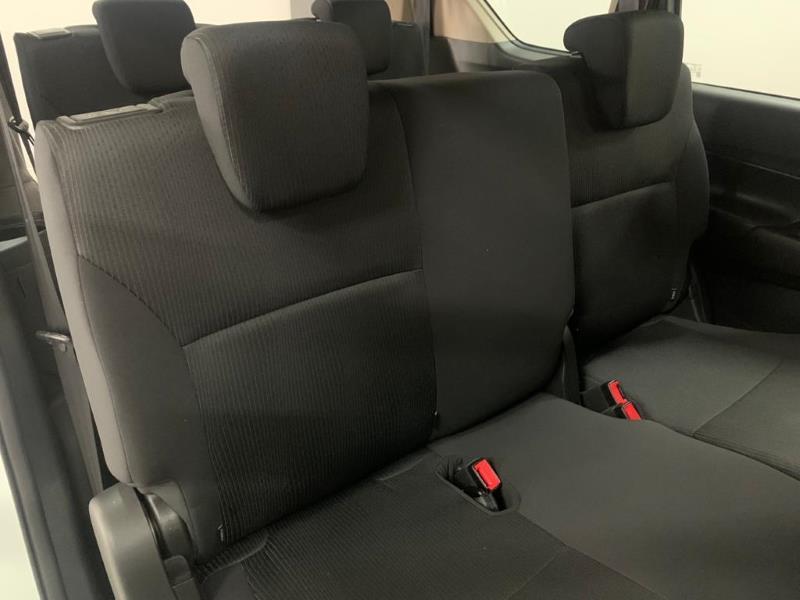 
								2025 Suzuki Ertiga 1.5 GA full									
