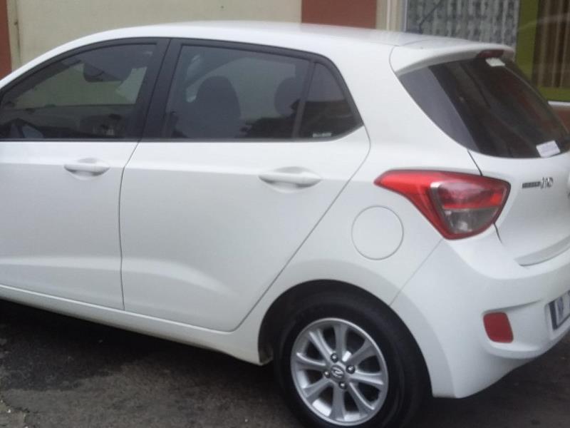 
								2015 HYUNDAI GRAND I10 1.2 FLUID, MANUAL full									