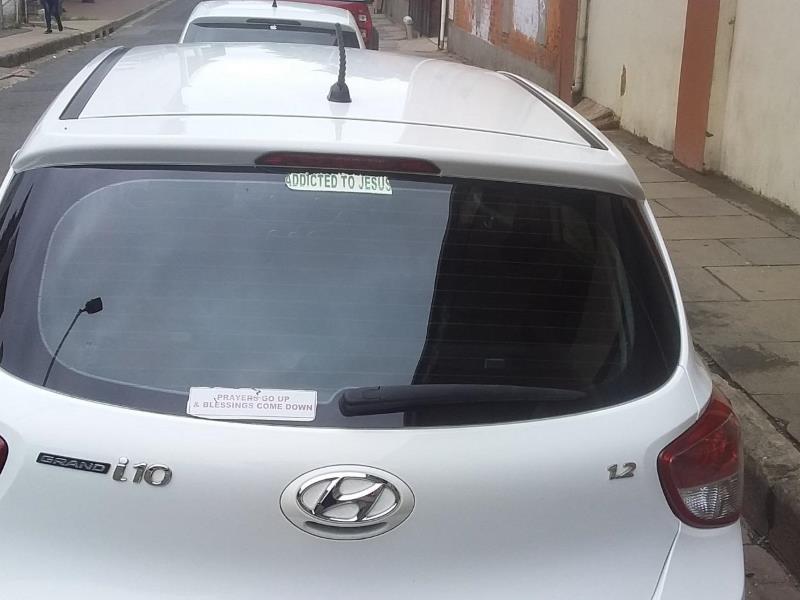 
								2015 HYUNDAI GRAND I10 1.2 FLUID, MANUAL full									