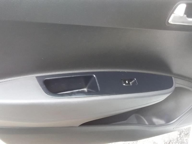 
								2015 HYUNDAI GRAND I10 1.2 FLUID, MANUAL full									