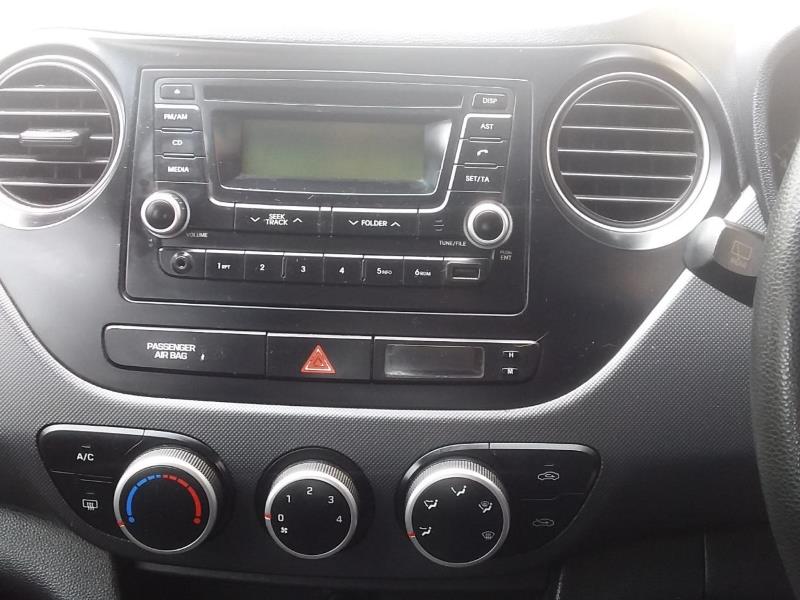 
								2015 HYUNDAI GRAND I10 1.2 FLUID, MANUAL full									
