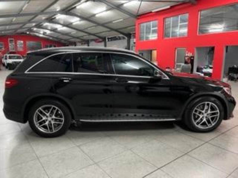 
								2016 Mercedes-Benz GLC GLC300 4Matic AMG Line full									