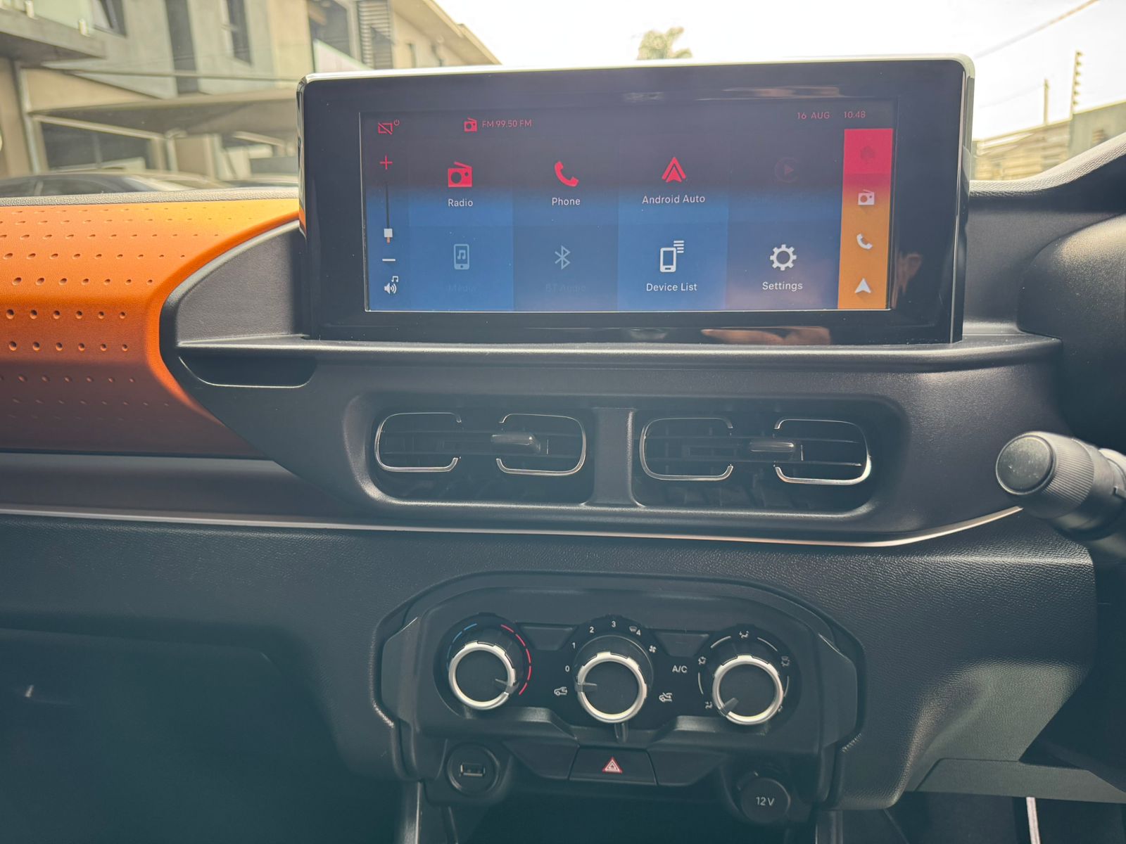 
								2023 Citroen C3 1.2 Feel Manual full									