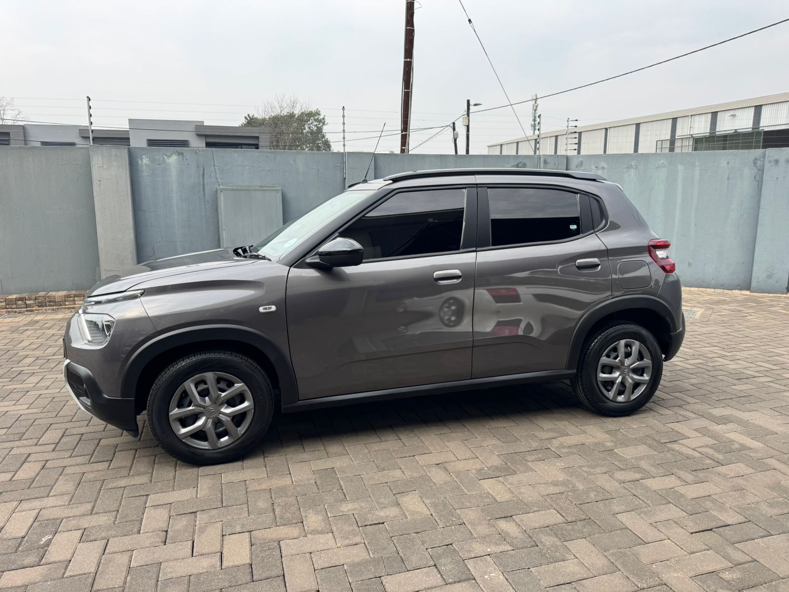 
								2023 Citroen C3 1.2 Feel Manual full									