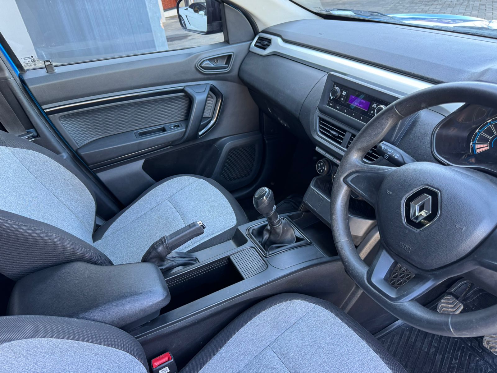 
								2022 Renault Kiger 1.0 Life Manual full									