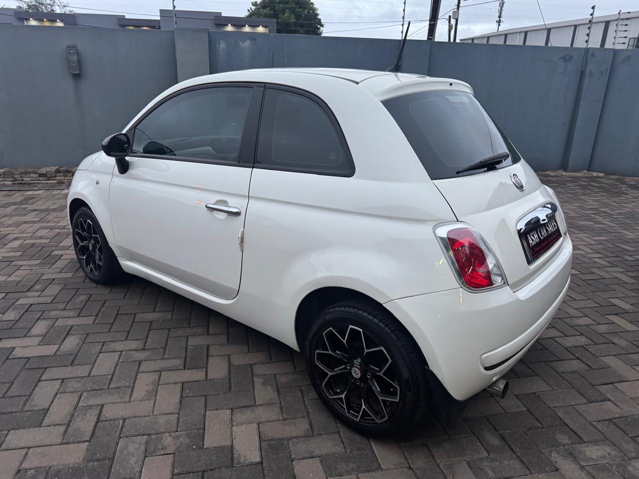 
								2013 Fiat 500 1.2 pop full									
