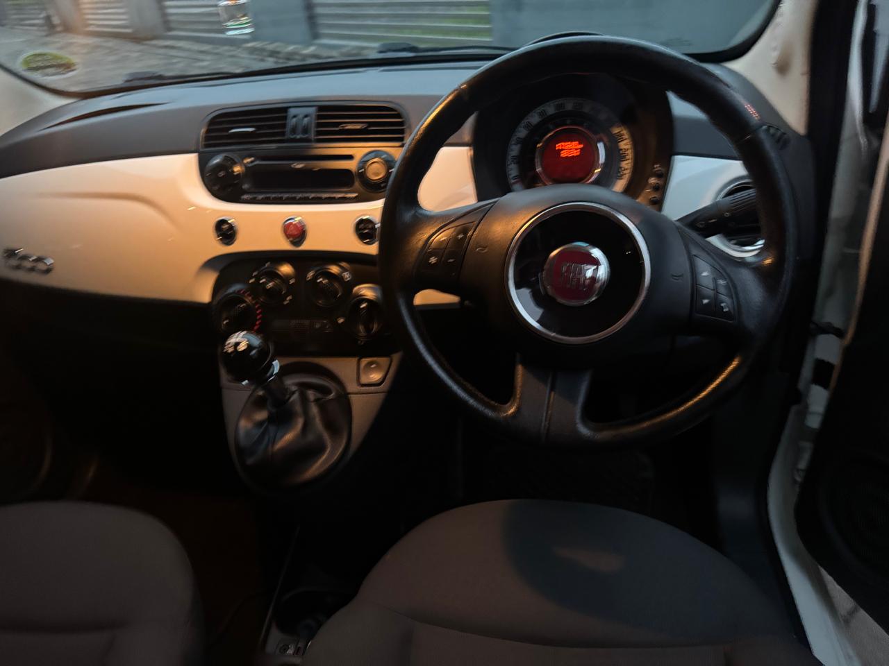 
								2013 Fiat 500 1.2 pop full									
