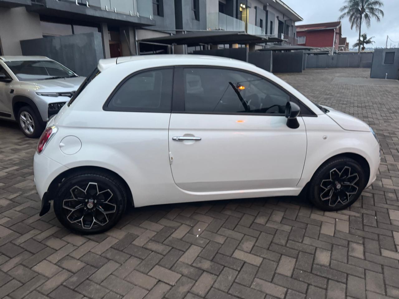 
								2013 Fiat 500 1.2 pop full									