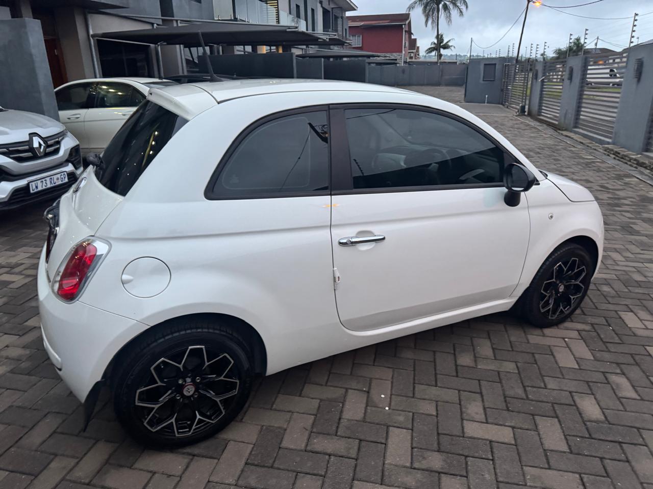 
								2013 Fiat 500 1.2 pop full									