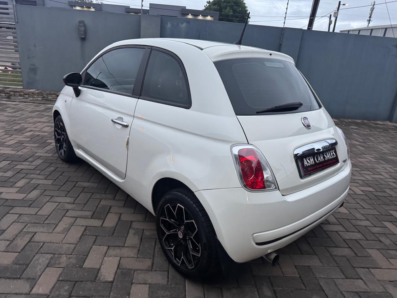 
								2013 Fiat 500 1.2 pop full									