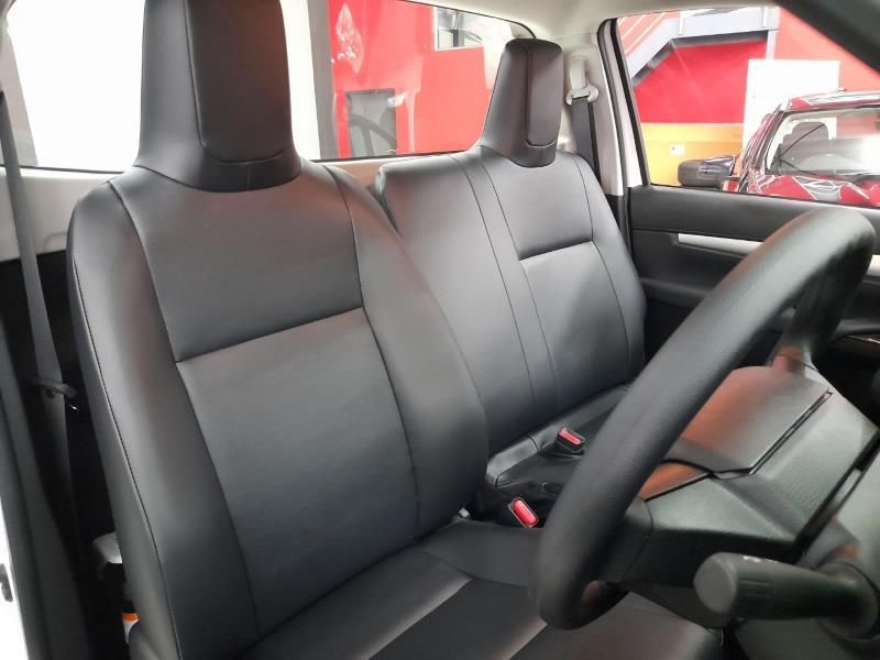 
								2022 Toyota Hilux 2.0 VVTI Single Cab full									