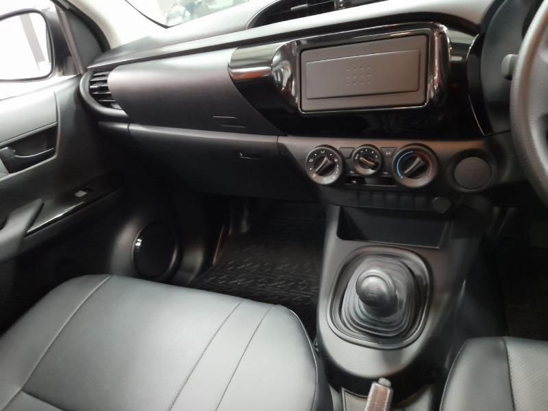 
								2022 Toyota Hilux 2.0 VVTI Single Cab full									