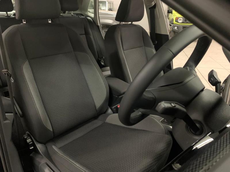 
								2022 VW Polo Life(70kw) Manual full									