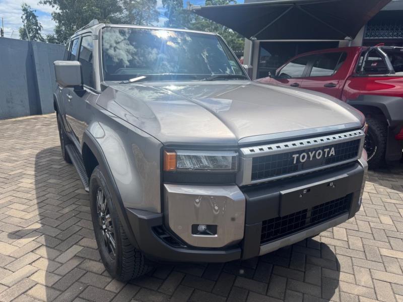 
								2025 Toyota Land Cruiser Prado 2.8GD TX full									