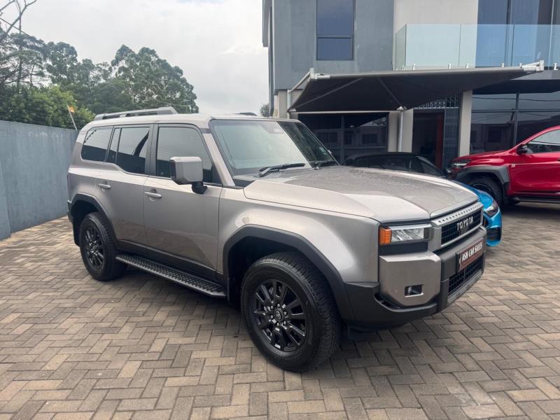 
								2025 Toyota Land Cruiser Prado 2.8GD TX full									