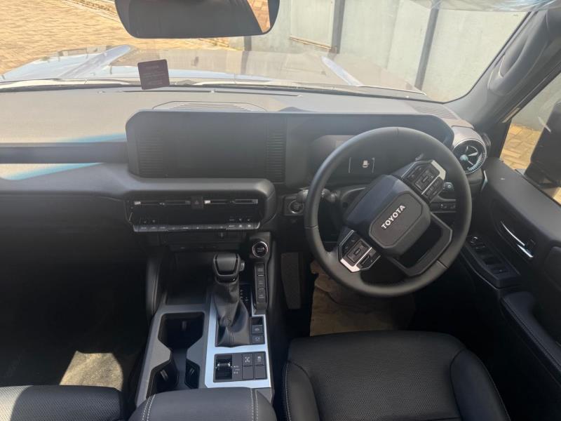 
								2025 Toyota Land Cruiser Prado 2.8GD TX full									