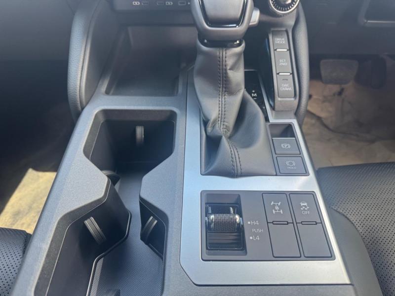 
								2025 Toyota Land Cruiser Prado 2.8GD TX full									