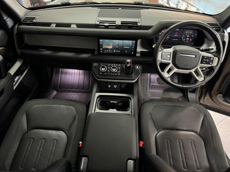 
								2020 Land Rover Defender 110 D240 First Edition full									