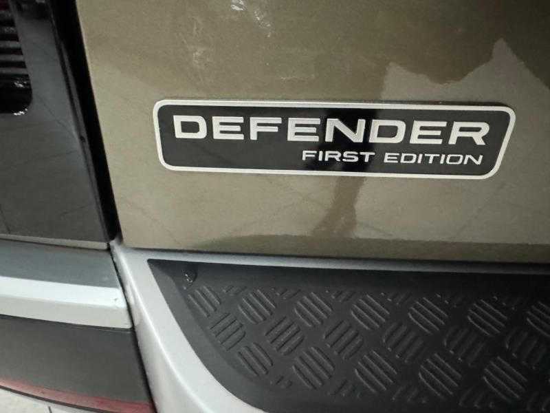 
								2020 Land Rover Defender 110 D240 First Edition full									