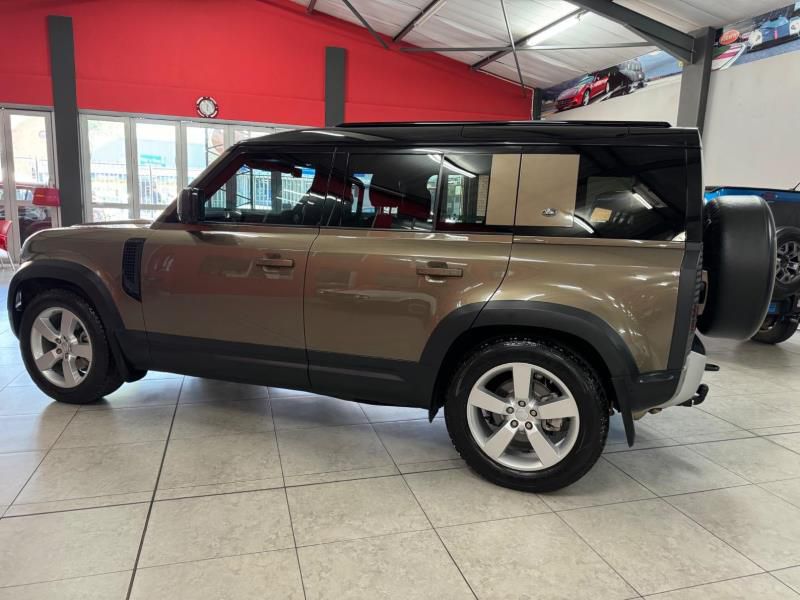
								2020 Land Rover Defender 110 D240 First Edition full									