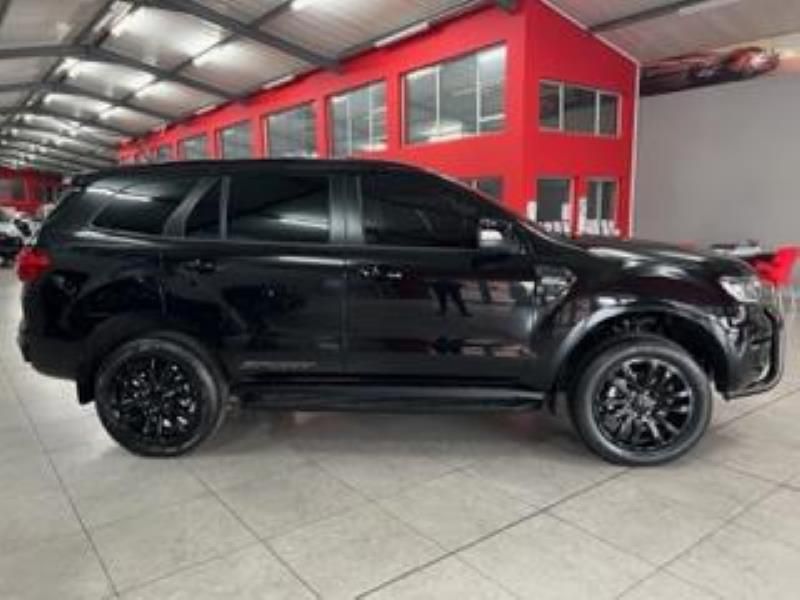 
								2022 Ford Everest 2.0SiT XLT Sport full									