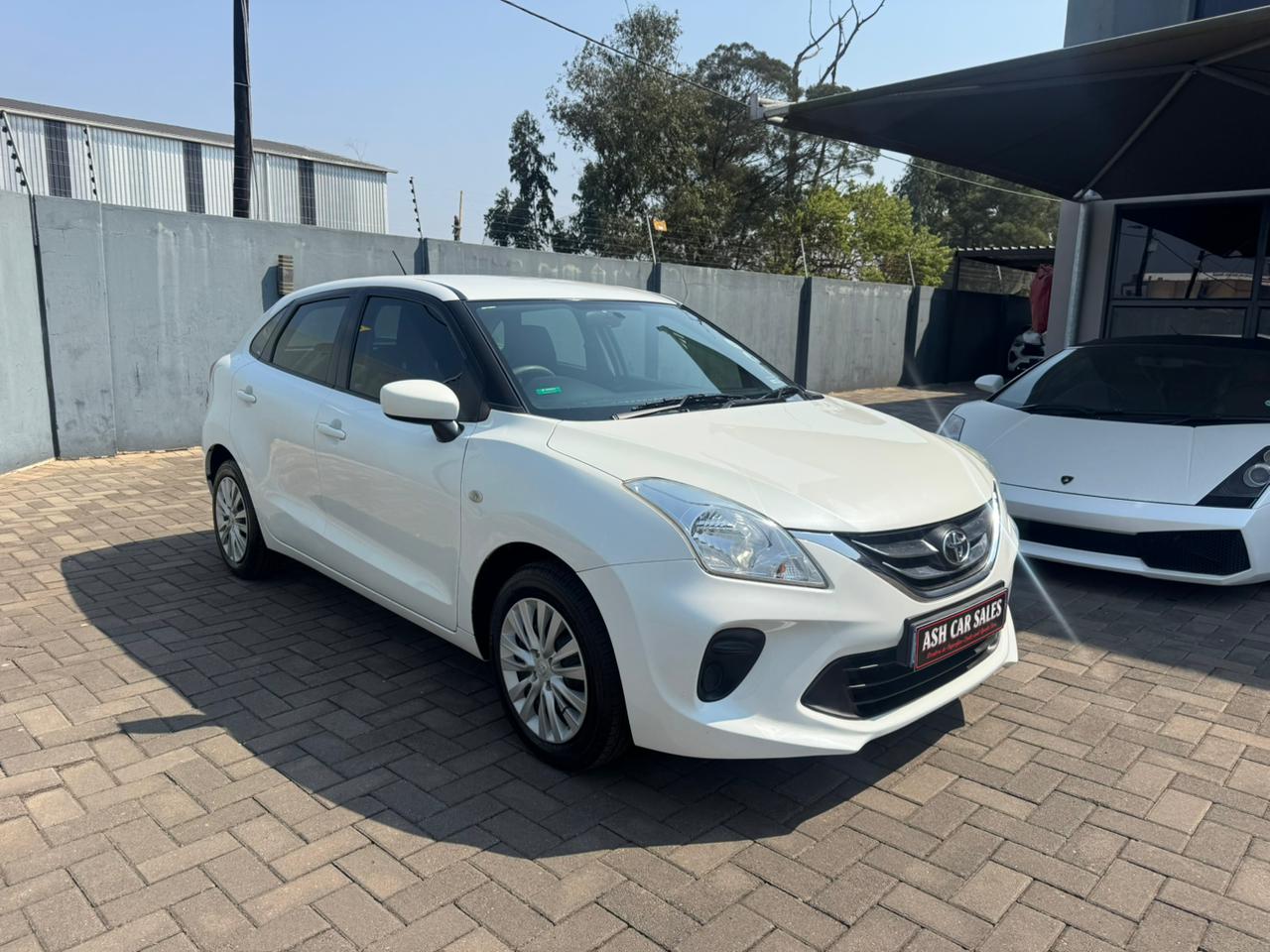 
								2021 Toyota Starlet 1.4 XI full									