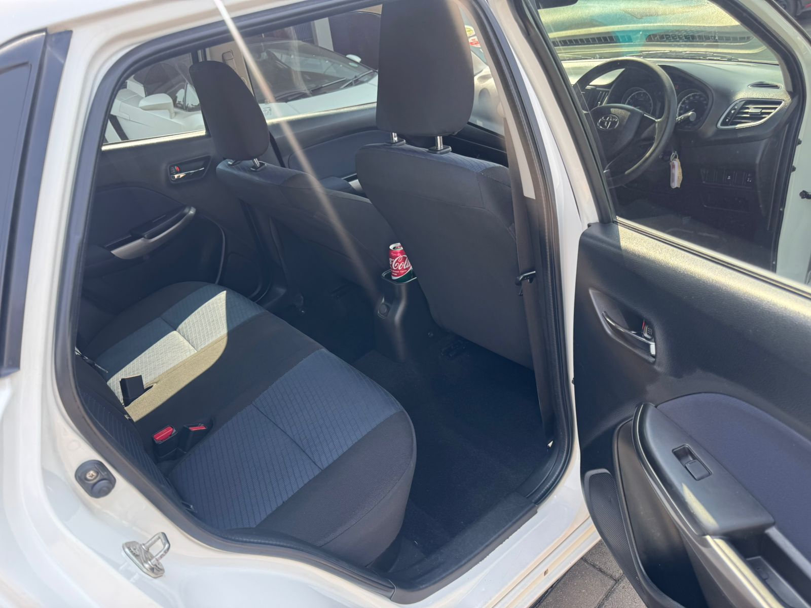 
								2021 Toyota Starlet 1.4 XI full									